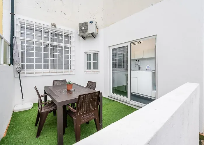 Guestready - Peaceful With A Private Backyard Порту