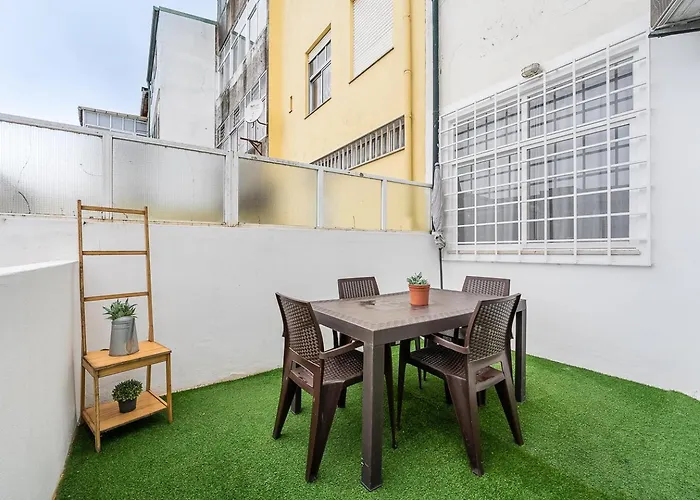 Guestready - Peaceful With A Private Backyard Порту