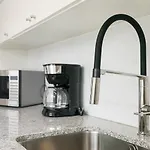Guestready - Peaceful With A Private Backyard *