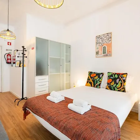 Guestready - Peaceful With A Private Backyard شقة